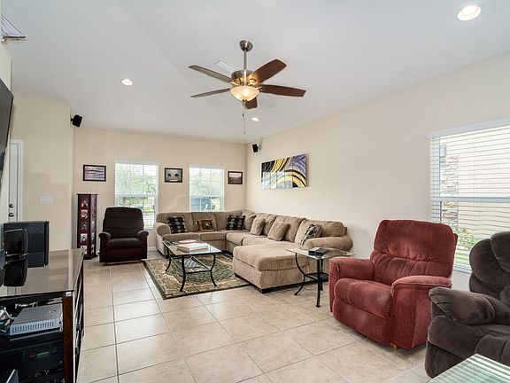 2nd image of 665 Dillard Dr SE