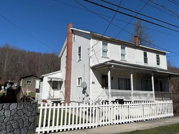 645 Railroad St, Windber, PA 15963