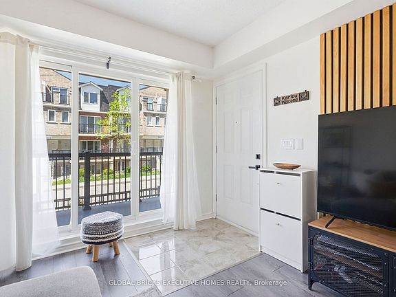 4th image of 3041 Finch Ave W #2054