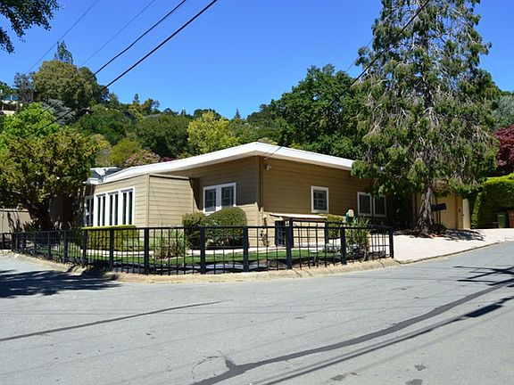 3rd image of 2 Toyon Dr