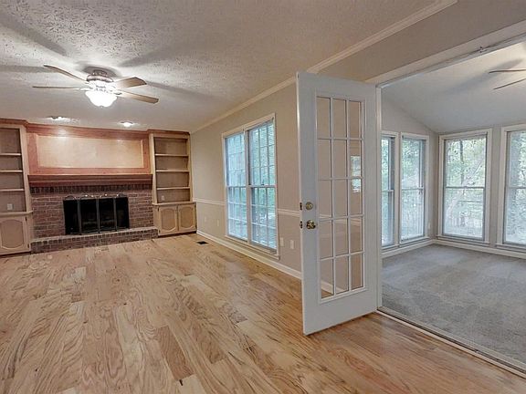 4th image of 130 Royal Ridge Way