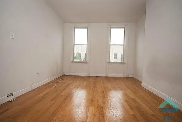 Rented by EXR | media 11