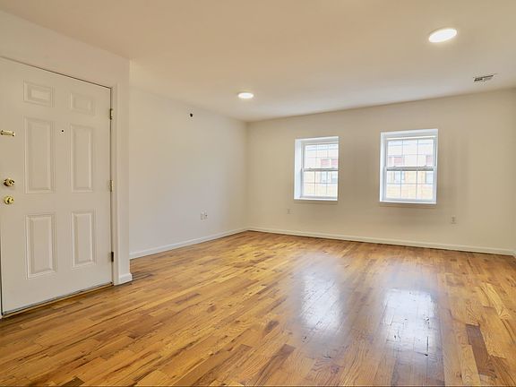 5th image of 236 Van Horne St #2-A