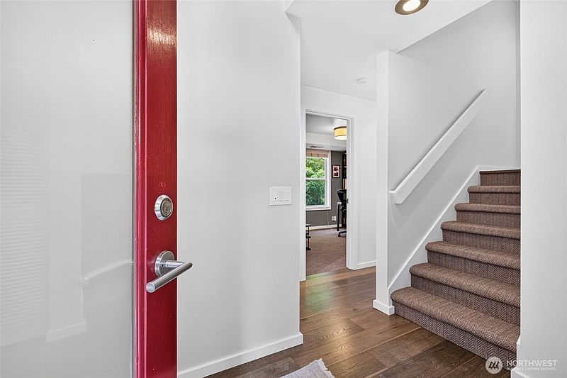 4th image of 2518 E Roy Street