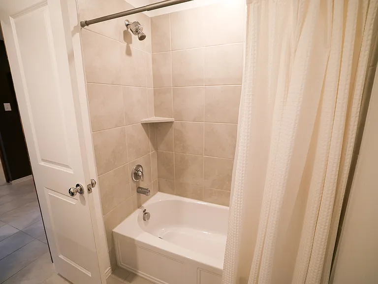 1361 Beach Dr — Photo 3