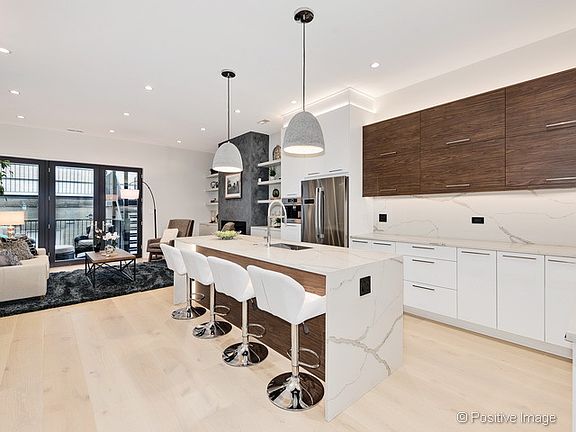5th image of 1737 W Augusta Blvd Unit 1