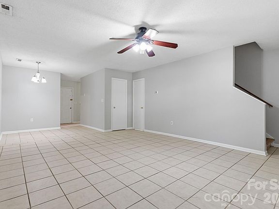 3rd image of 1456 Flintwood Dr