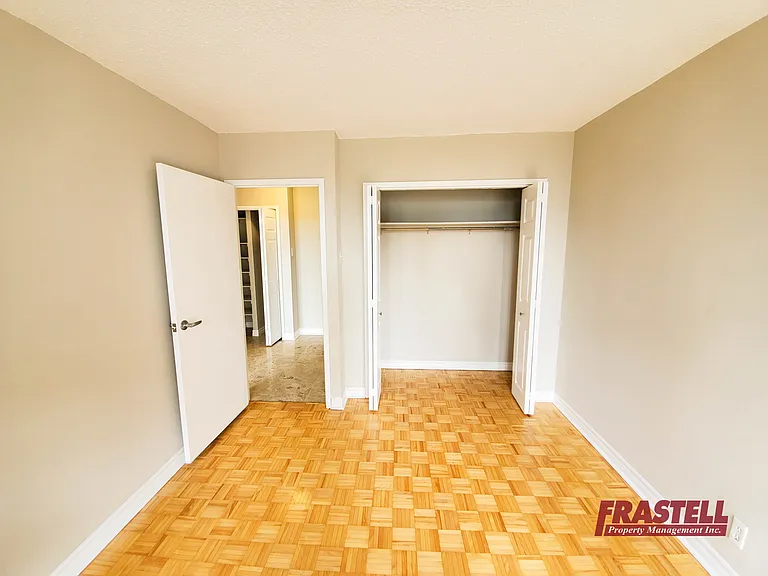 55 Erskine Ave — Photo 34