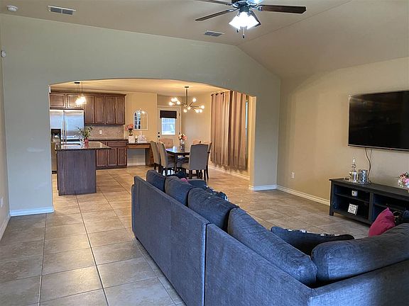 2nd image of 306 Altozano Dr
