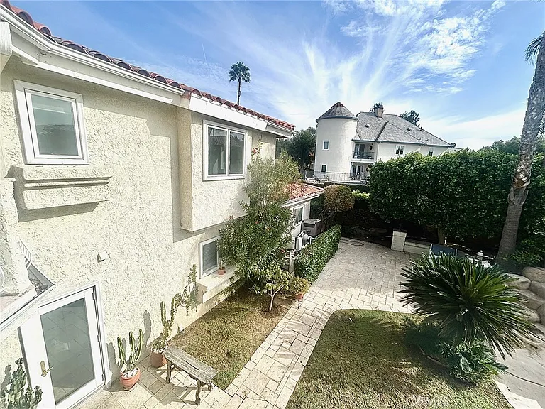 289 S Owens Dr — Photo 28