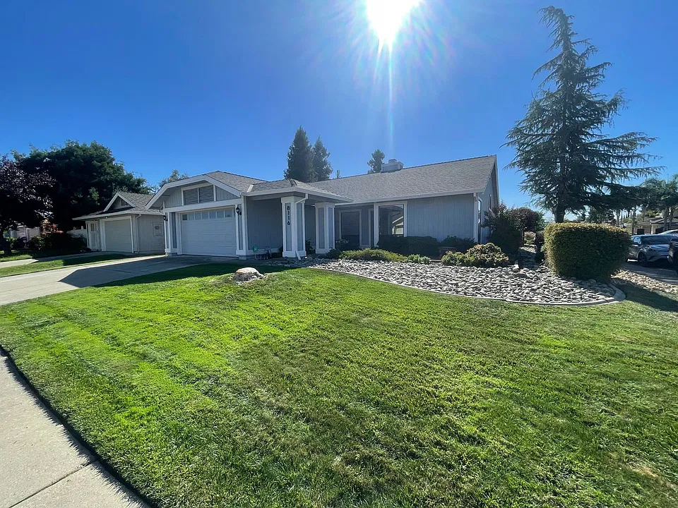 8116 Darien Cir