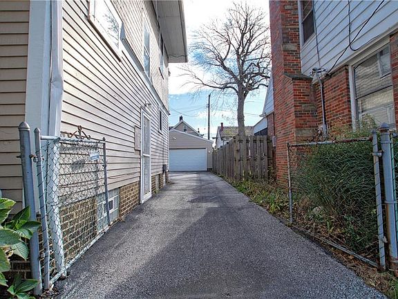3rd image of 13812 Lake Shore Dr