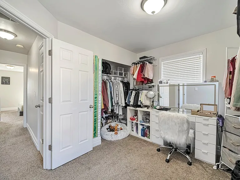 4911 W Calton Ln — Photo 16