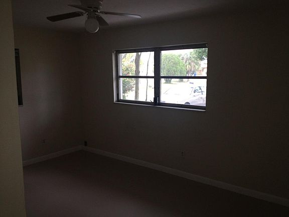 4th image of 1324 Farmdale St