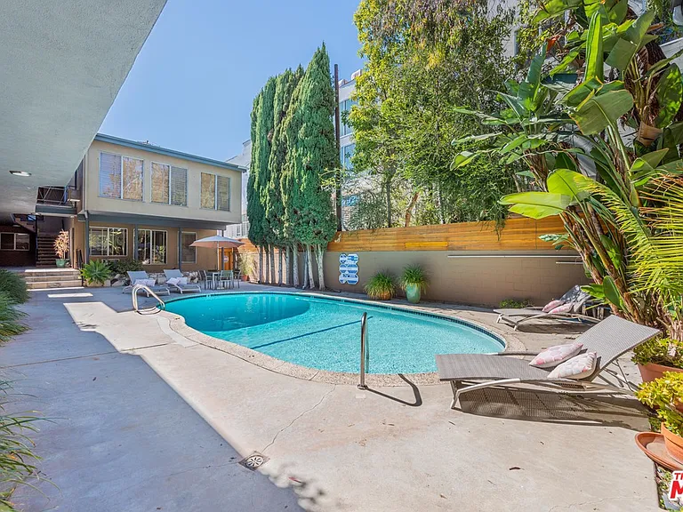 1275 Havenhurst Dr #7 — Photo 1