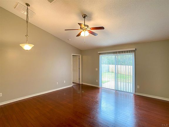 5th image of 5889 Dandelion Ln