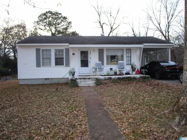 847 Elm St, Talladega, AL 35160