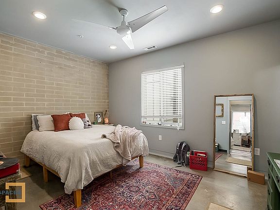 3rd image of 1016 Oak Ave #4B-4Ba-1700Sqft