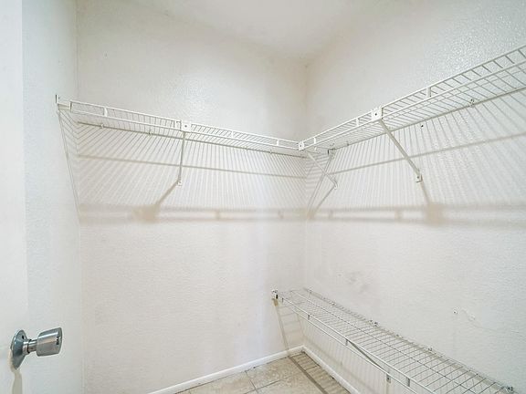 5th image of 390 SW Colesbury Avenue