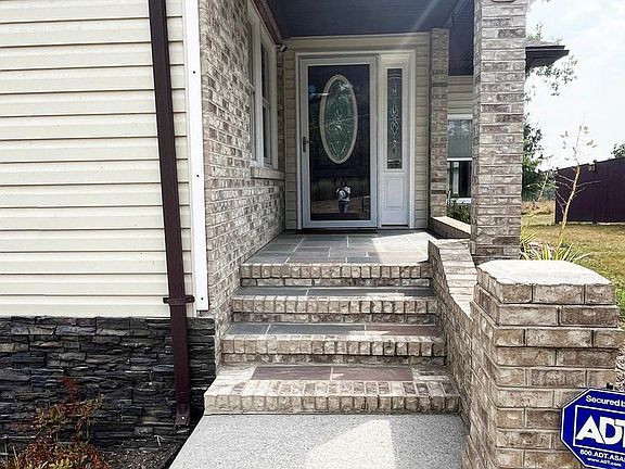 3rd image of 877 King Lear Dr