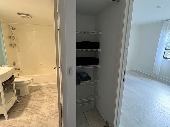 5th image of 3640 Whitehall Dr