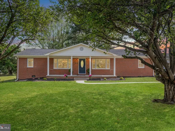 108 Wesley Chapel Dr, Edinburg, VA 22824