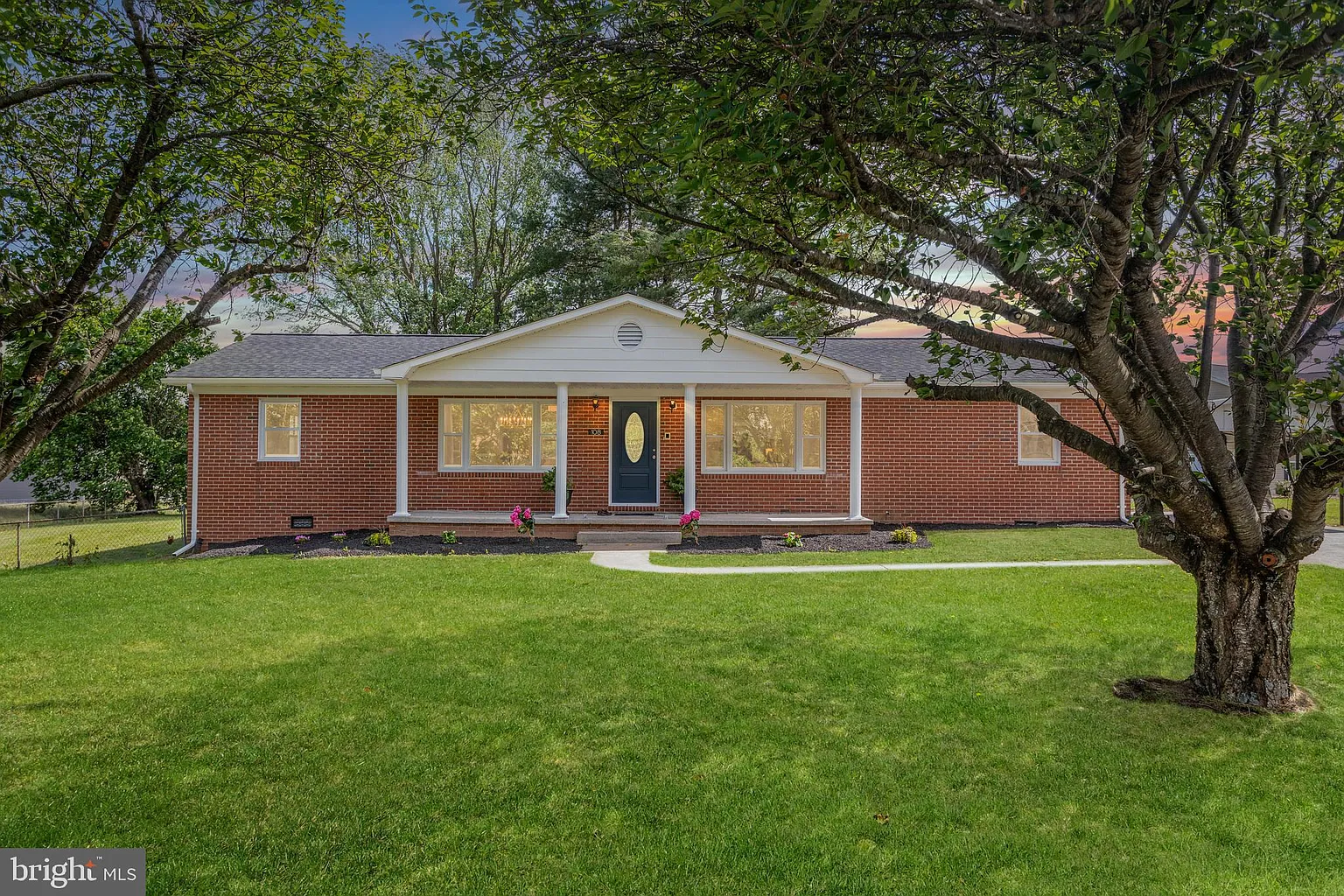 108 Wesley Chapel Dr photo 1