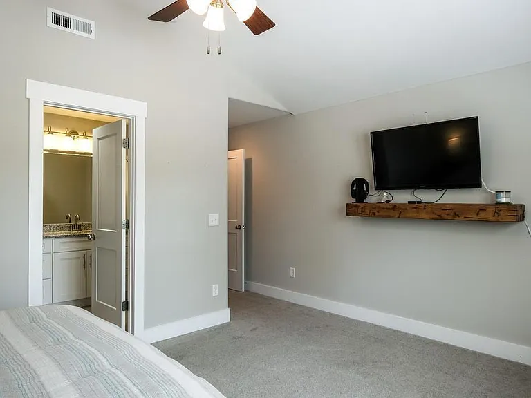 1015B Elvira Ave — Photo 15