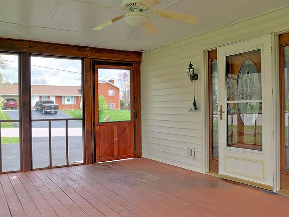5th image of 520 Walters Dr