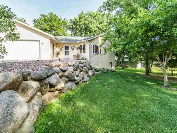 227 Washington Ave, Baraboo, WI 53913