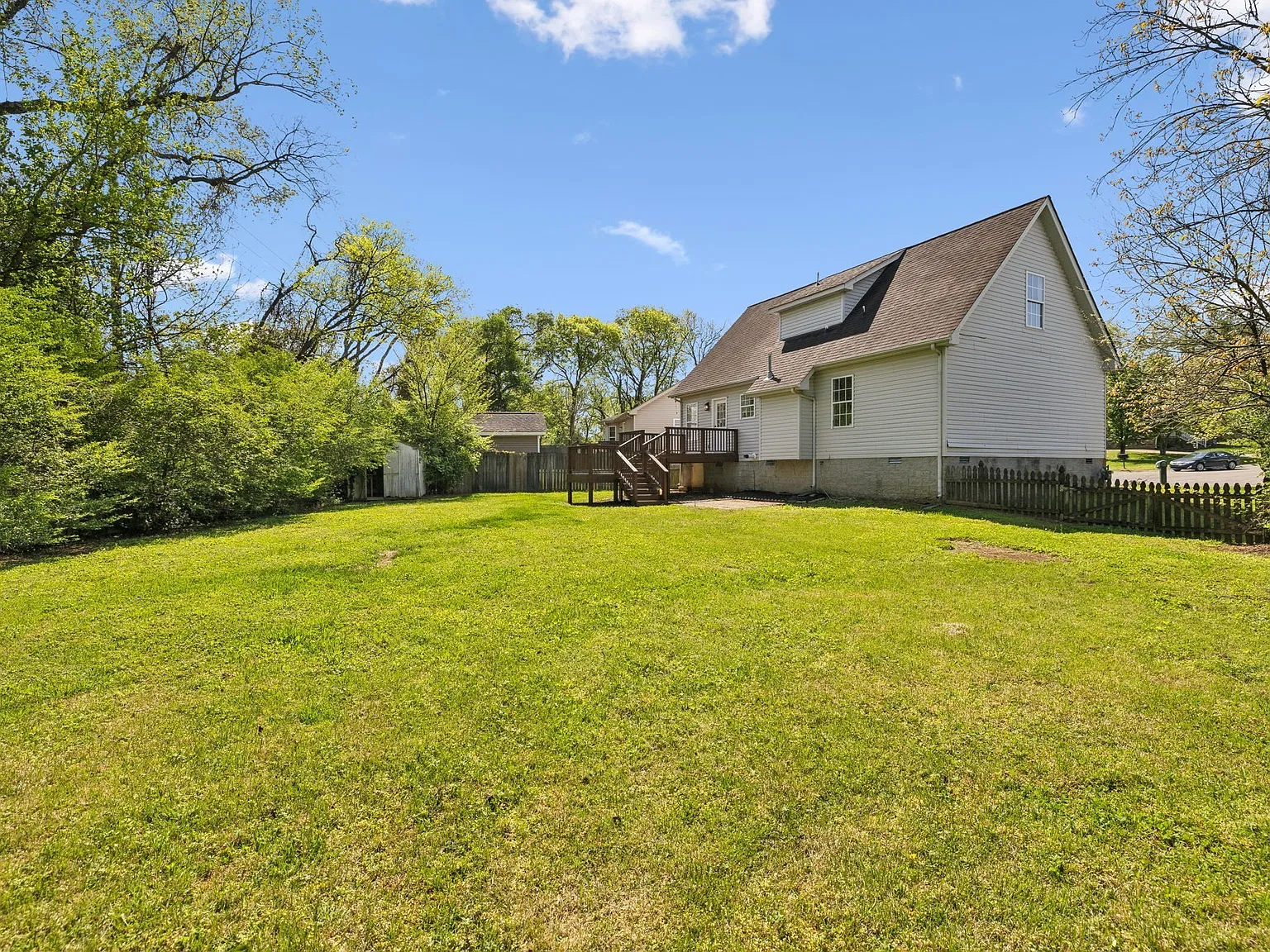 4 bed, 2.5 bath, 1684 sqft, $2,295 — Photo 4