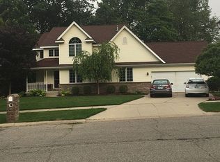 2619 Little Hickory Dr, Lansing, MI 48911