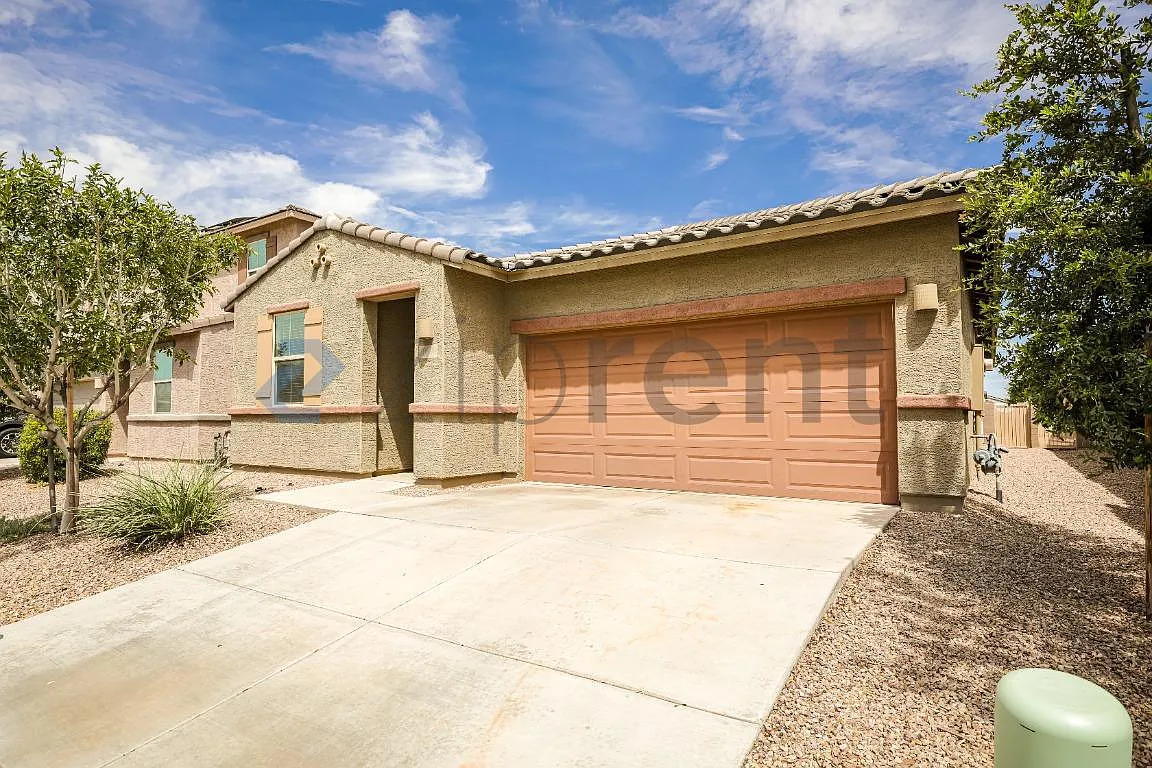 4 bed, 2027 sqft, $2,475 — Photo 2