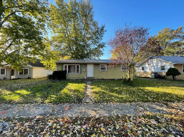 503 Wilson Ave, Villa Grove, IL 61956