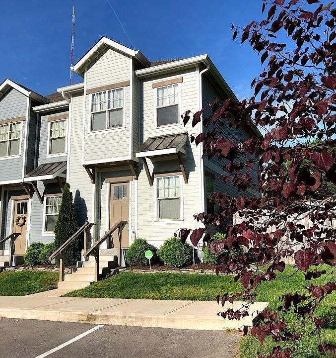1st image of 213 Bellmore Ave