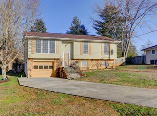 5902 Mondale Rd, Knoxville, TN 37912