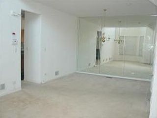 3rd image of 82 Cambridge Ln
