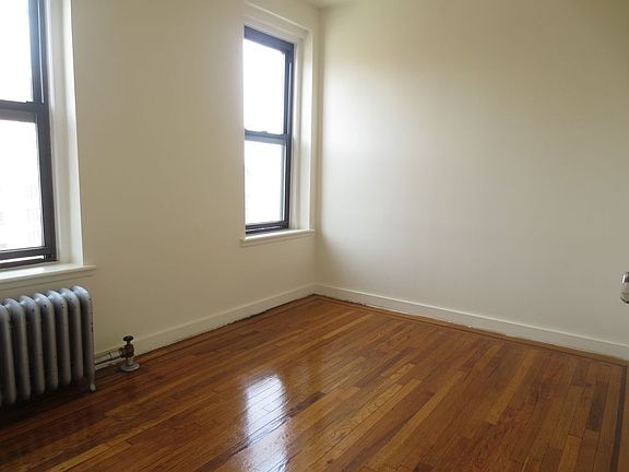 4th image of 61 Carmine St APT 6C