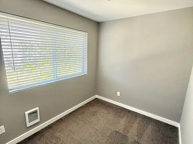4236 TM Montlake Villas LLC — Photo 14