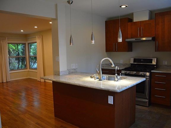 kitchen/living room
