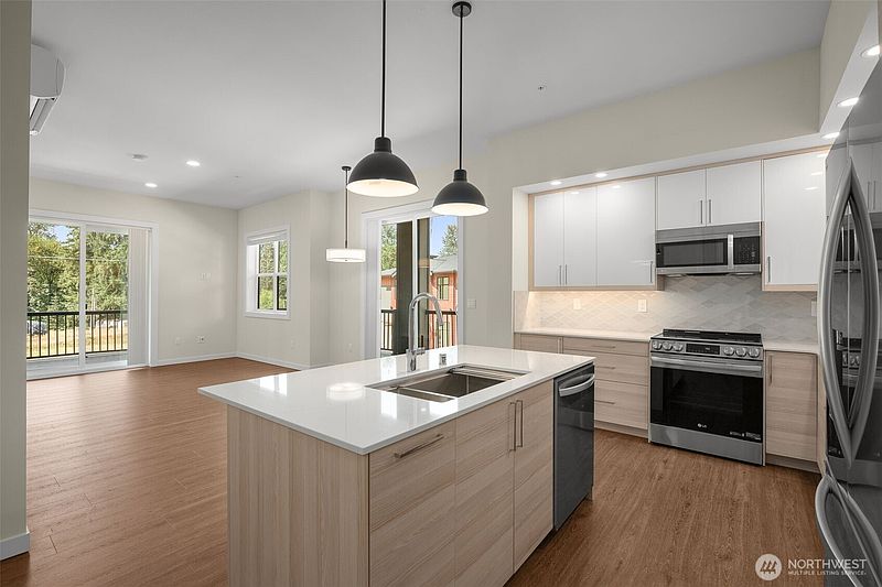 3rd image of 14509 Cedar Grove Road SE #E201