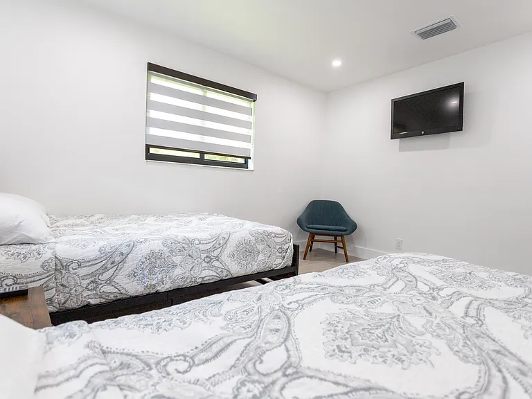 2nd bedroom