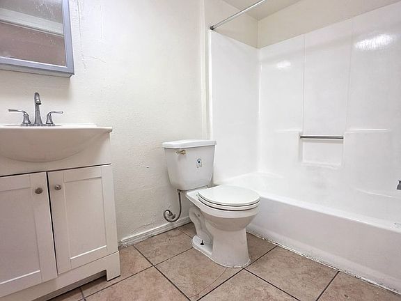 5th image of 1815 W 5th St APT A