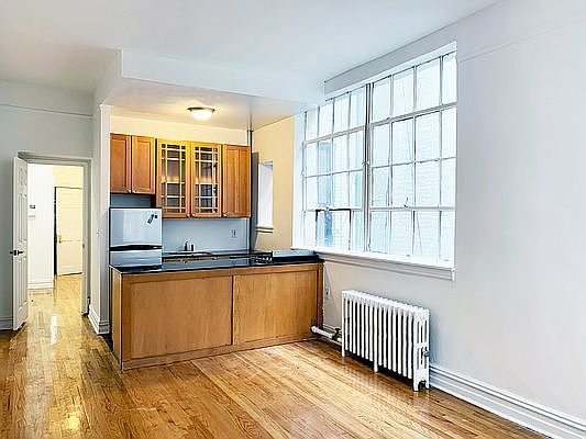 2nd image of 61 E 66th St APT 4B