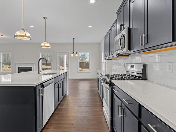 5th image of 713 Bracklyn Ave