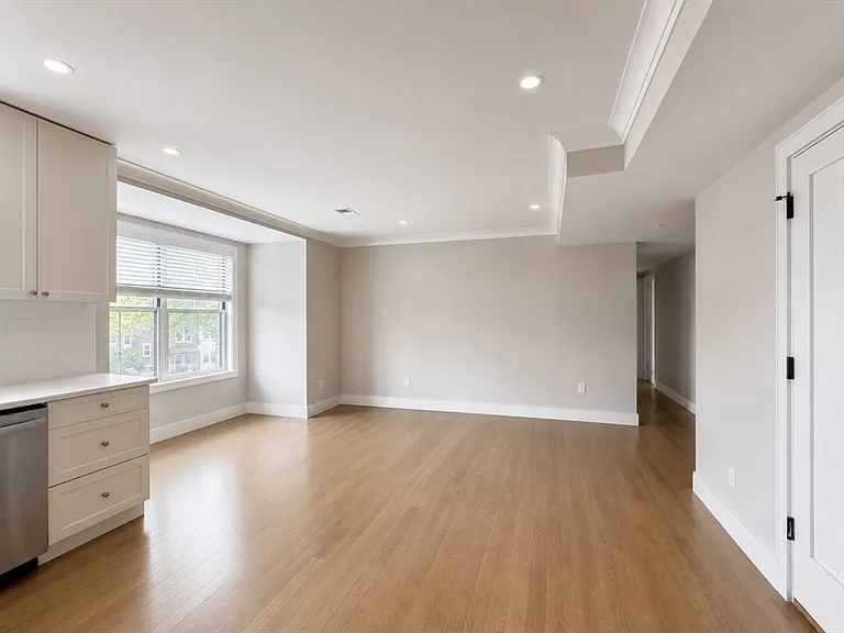 13 Greylock Rd #3A — Photo 2