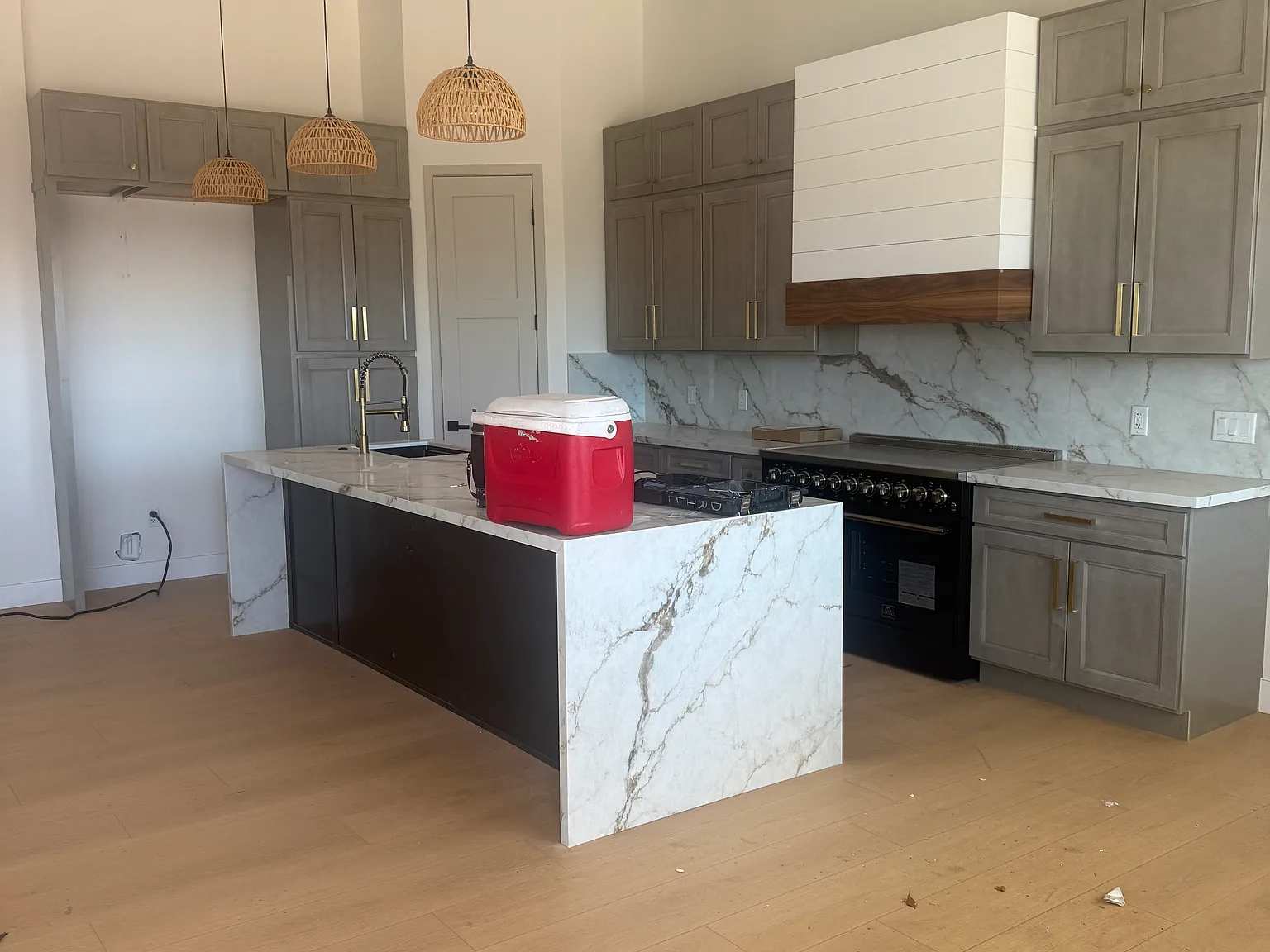 4 bed, 2400 sqft, $4,500 — Photo 4
