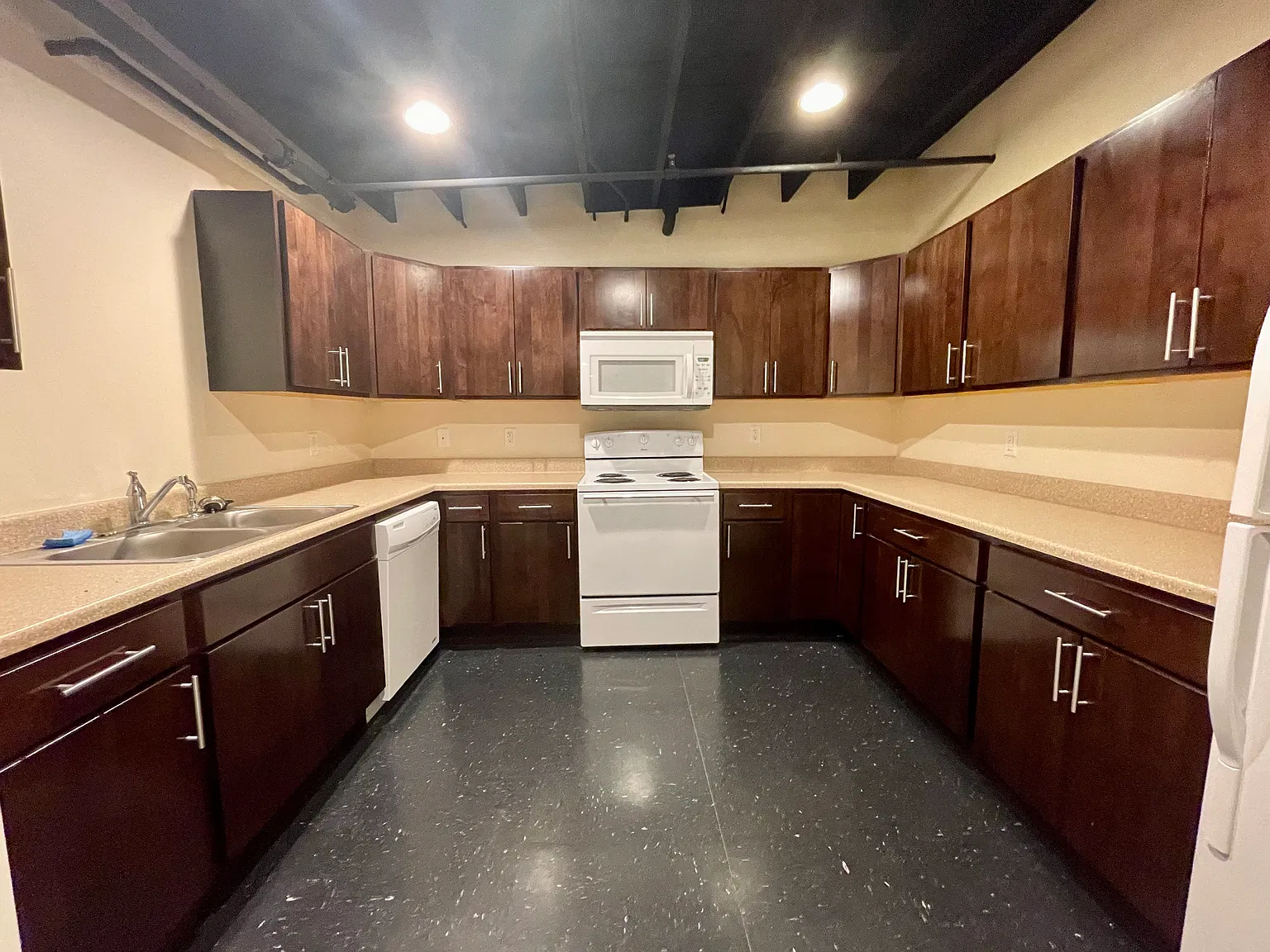 1 bed, 875 sqft, $845 — Photo 4