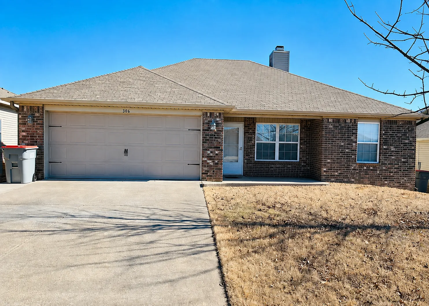 306 Colony Ct — Photo 1