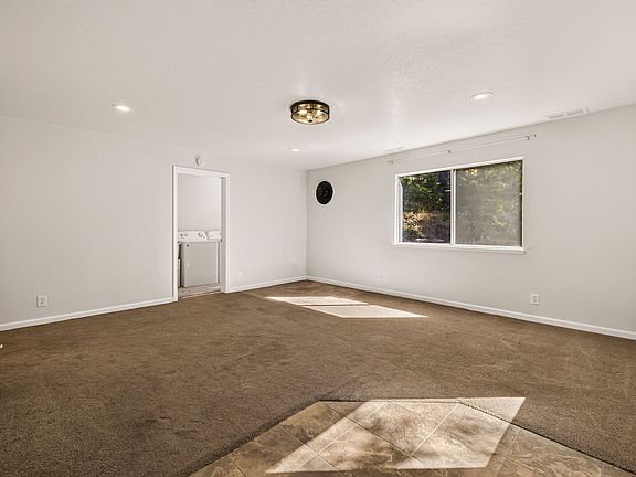 5th image of 4954 Tiger Lily Dr